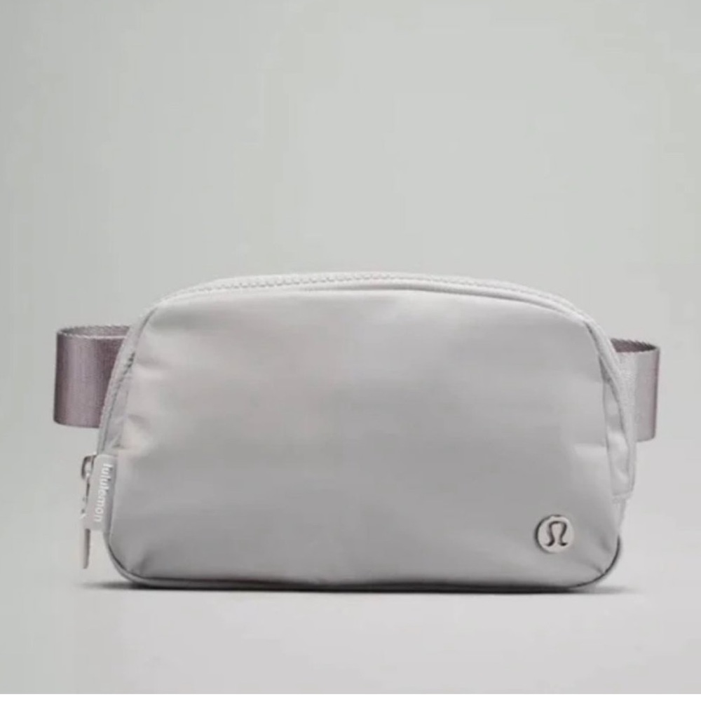 Lululemon Everywhere Belt Bag